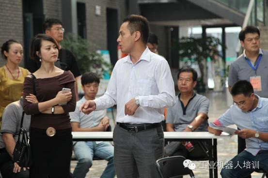 “互联网+机器人”将是中国制造业的重要转折点,辽宁省领导莅临我司视察指导